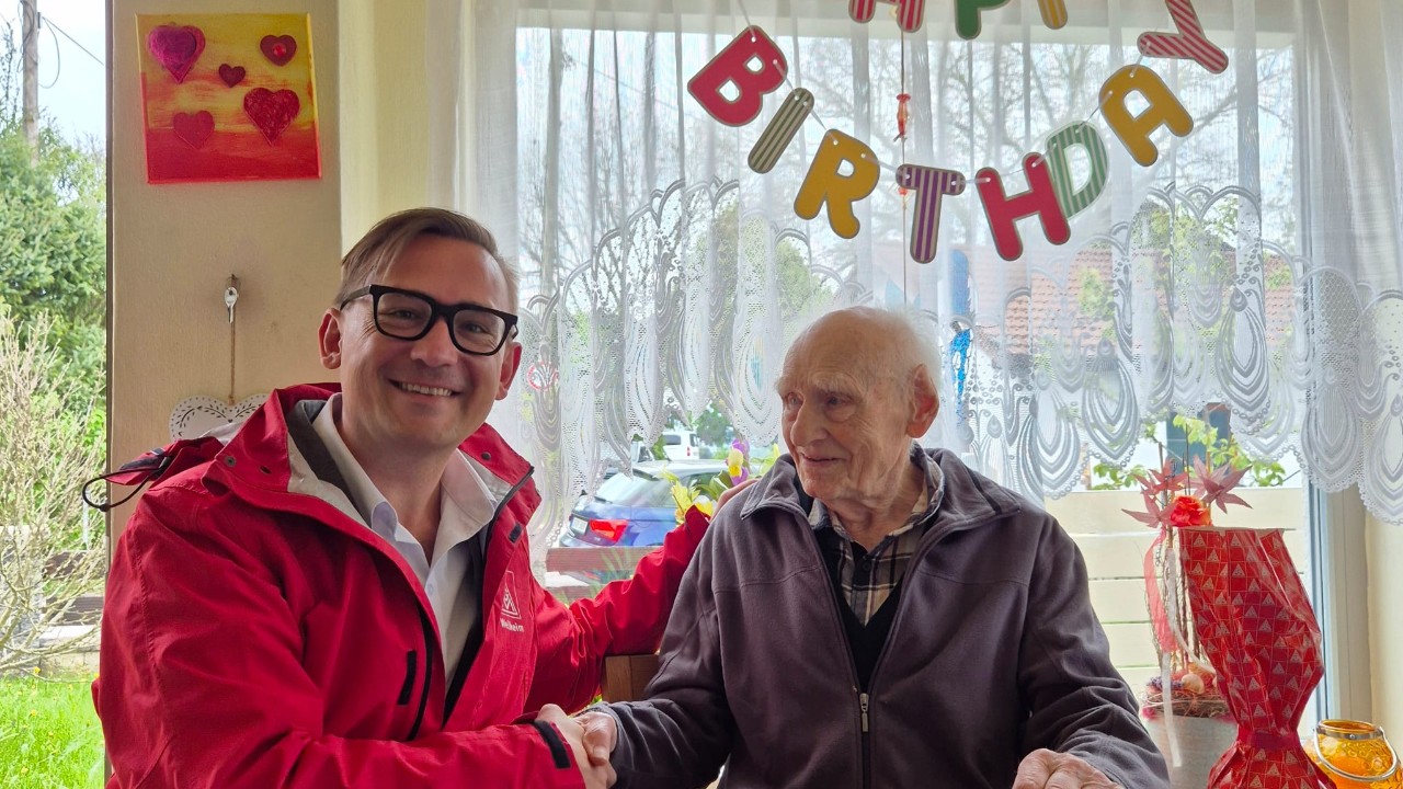 Bild vom 100. Geburtstag von Max Fischer zusammen mit dem Gratulanten Karl Musiol von der IG Metall Weilheim