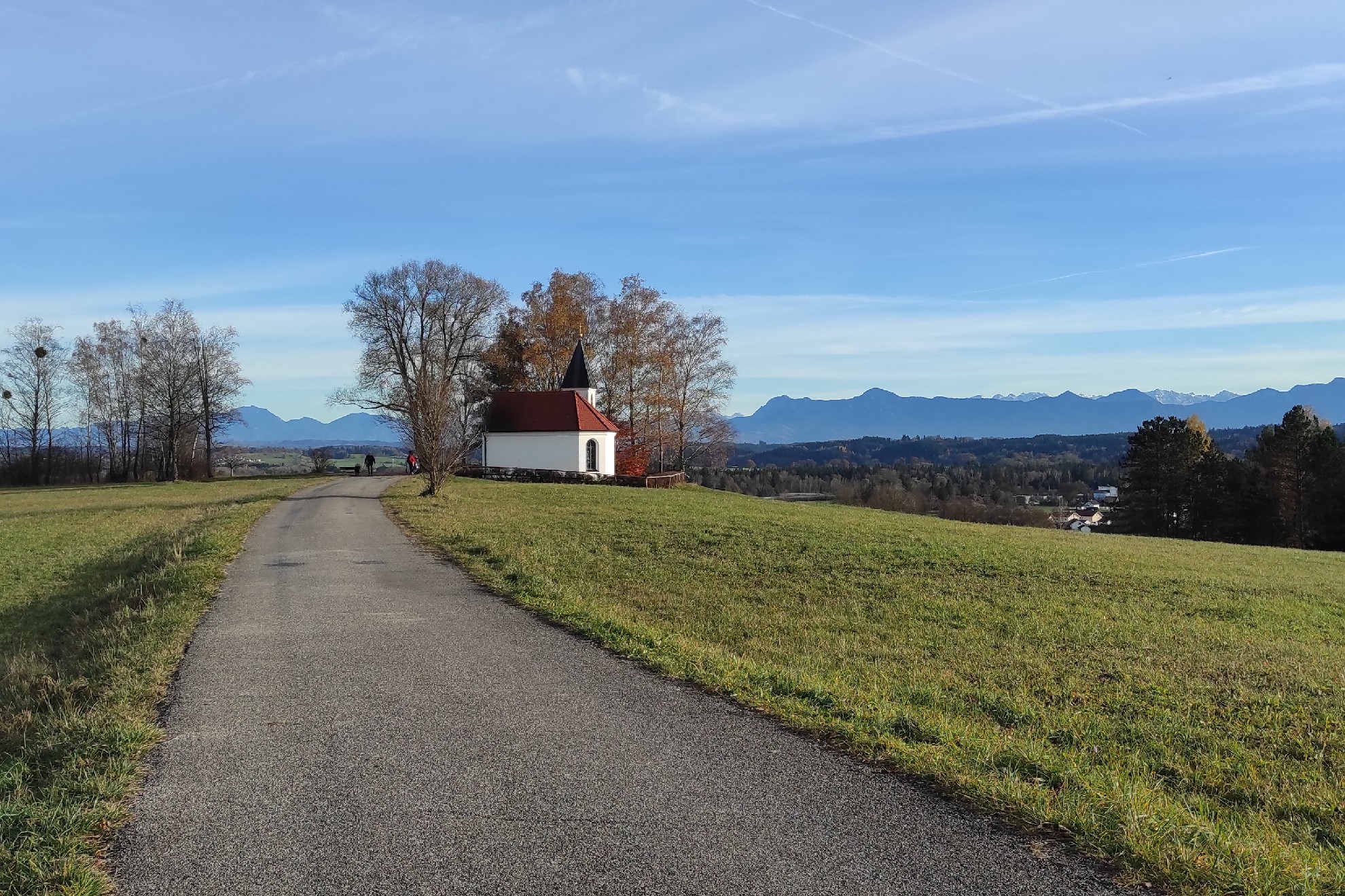 Aussicht mit der Knappschaftskapelle am Guggenberg