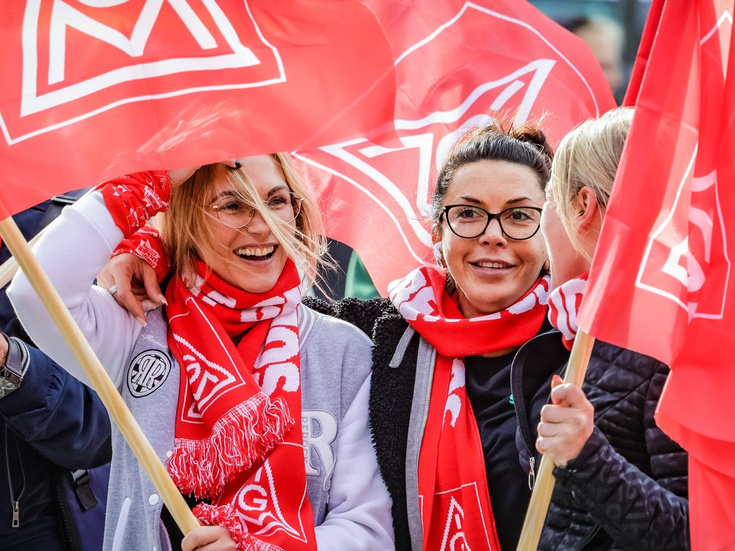 Metallerinnen beim Warnstreik in Gevelsberg