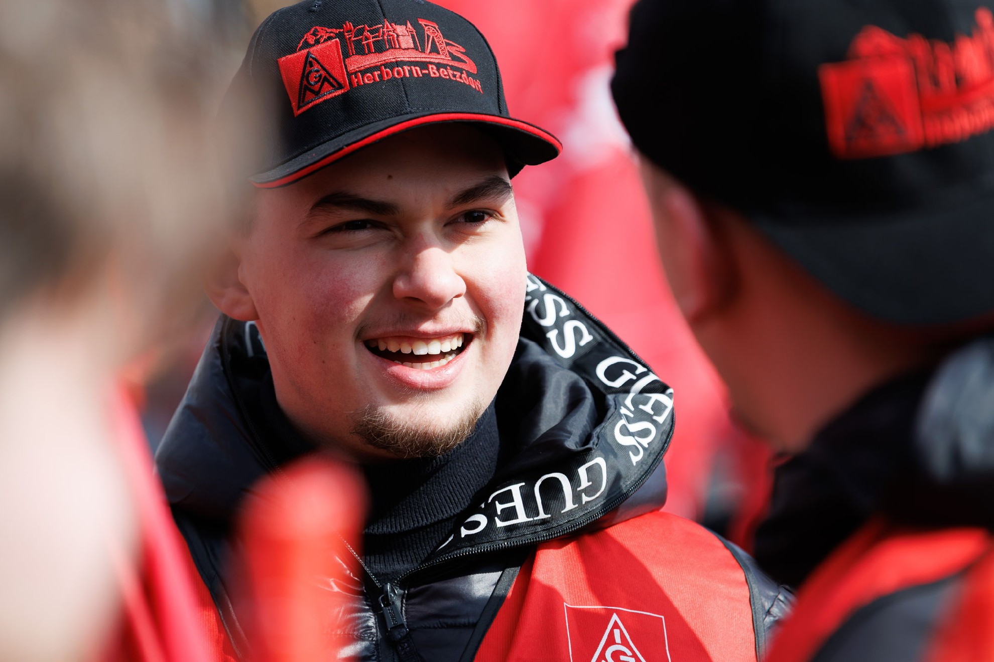 Teilnehmer des Aktionstags „Zukunft statt Kahlschlag“ am 15.03.2025 in Frankfurt am Main.